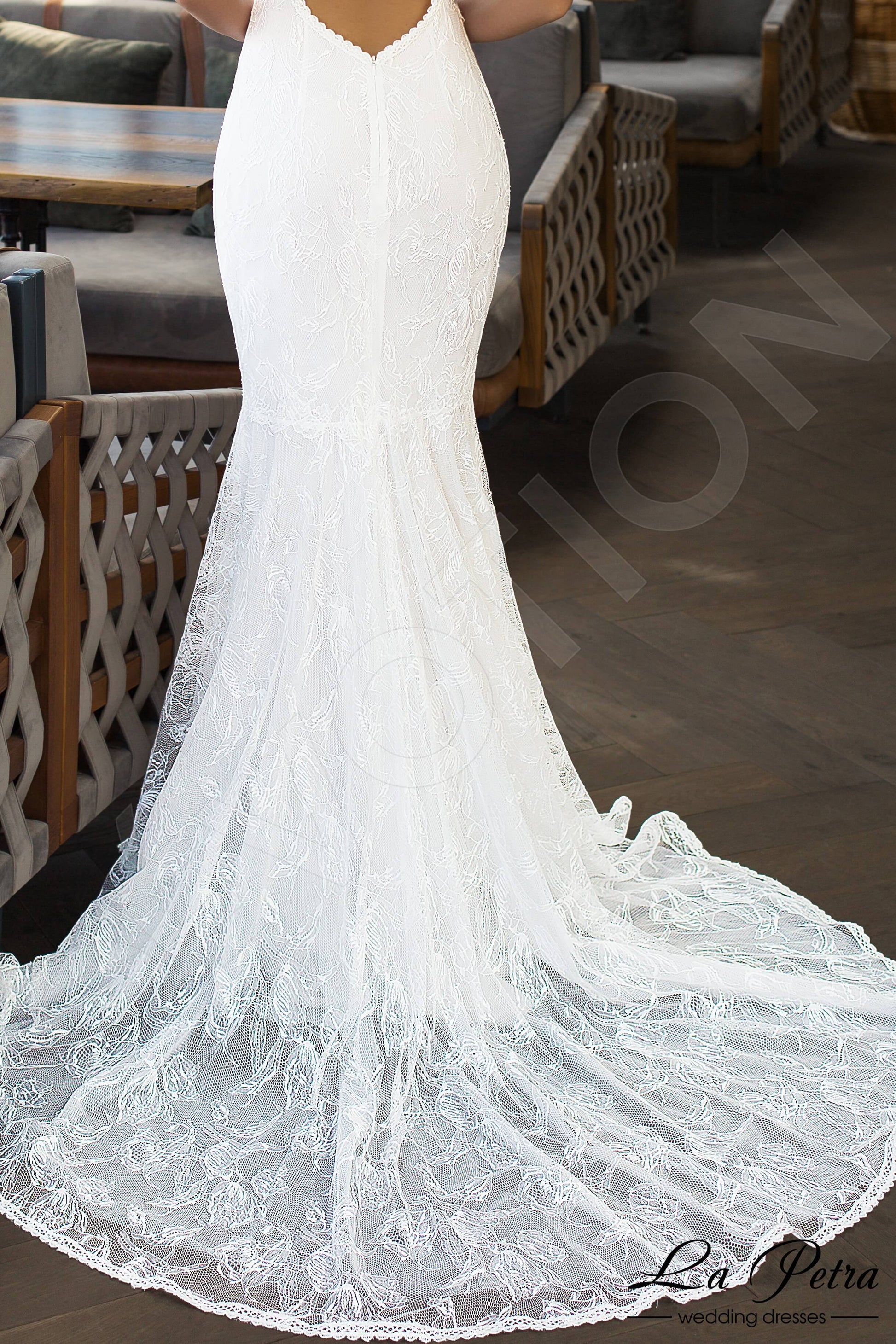 Laken Trumpet/Mermaid V-neck Milk Wedding dress