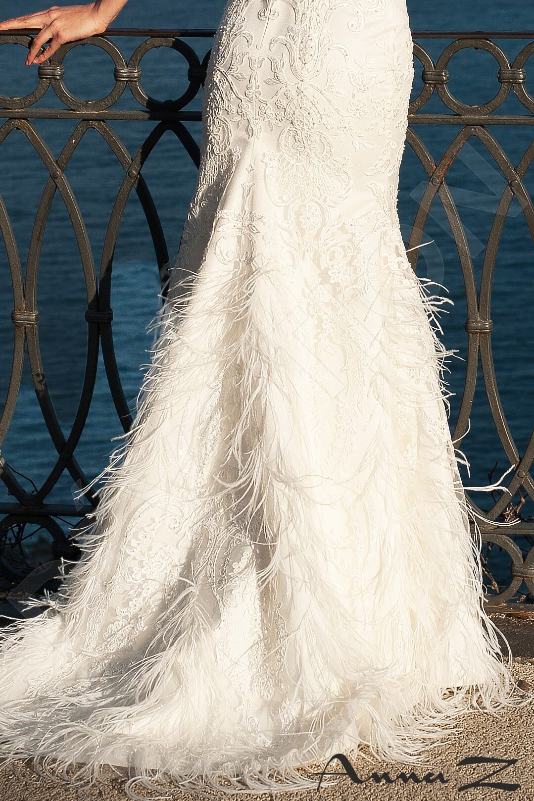 Mavritana Sheath/Column Jewel Ivory Wedding dress