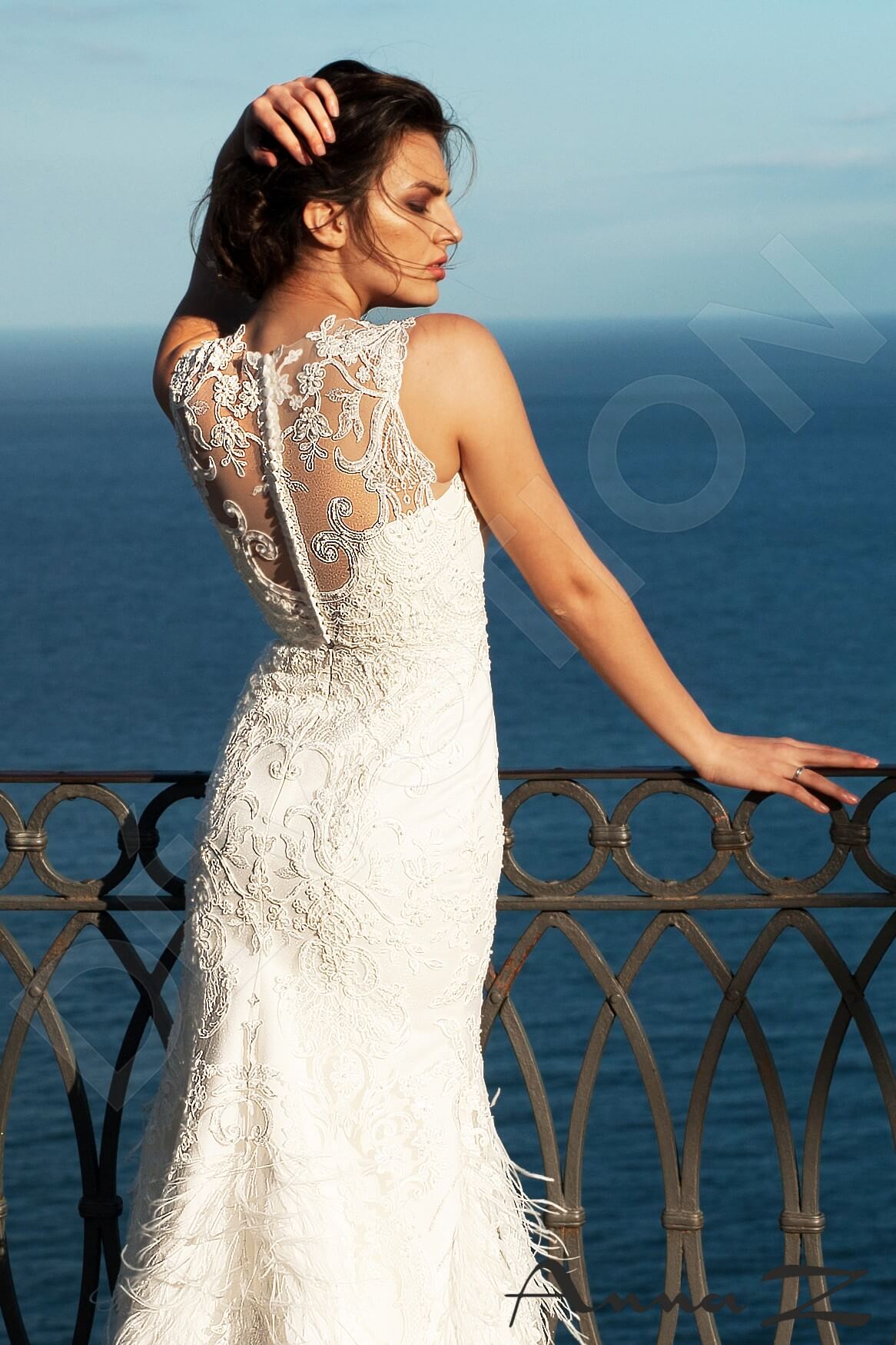 Mavritana Sheath/Column Jewel Ivory Wedding dress