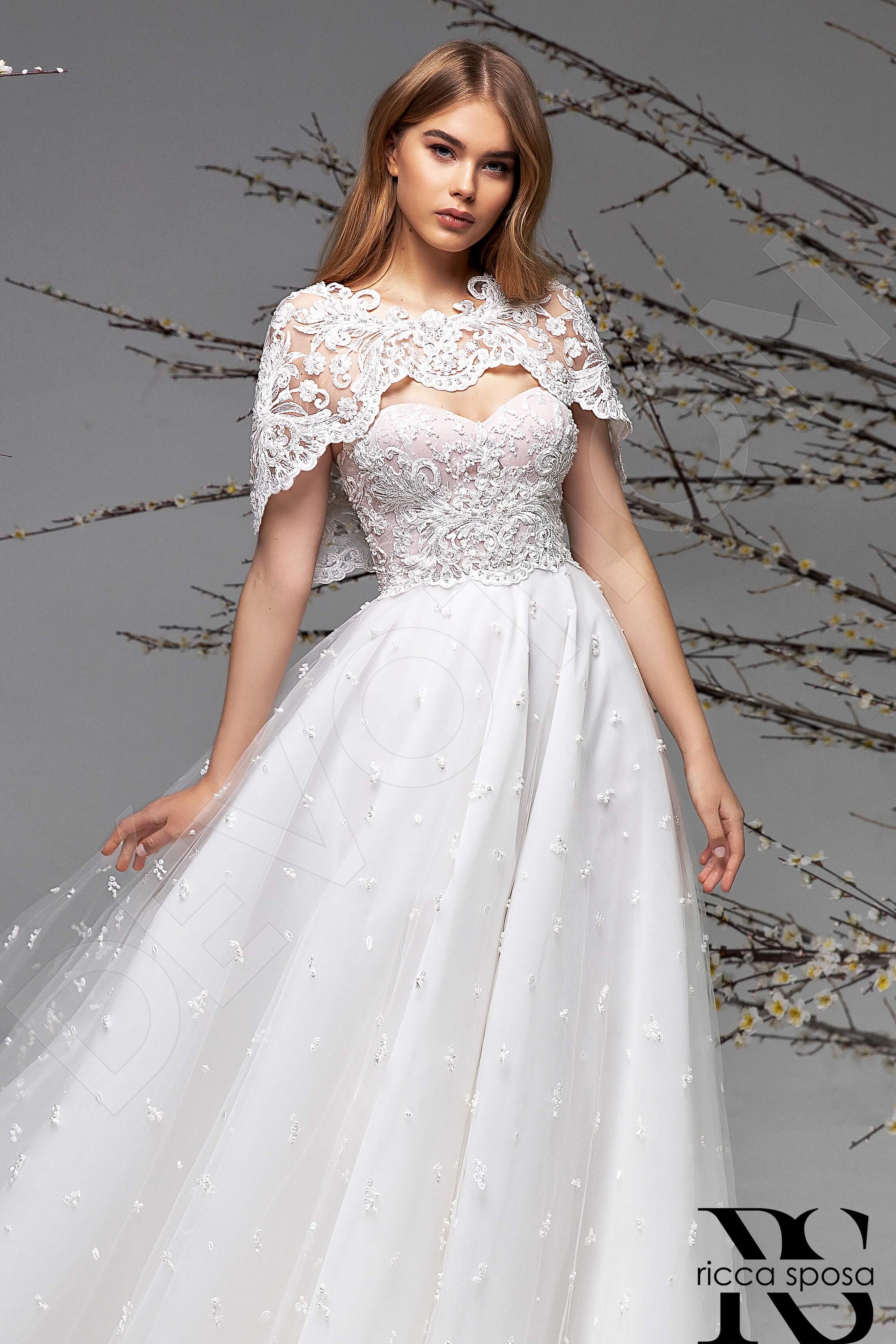 Peonia A-line Sweetheart Nude Ivory Wedding dress