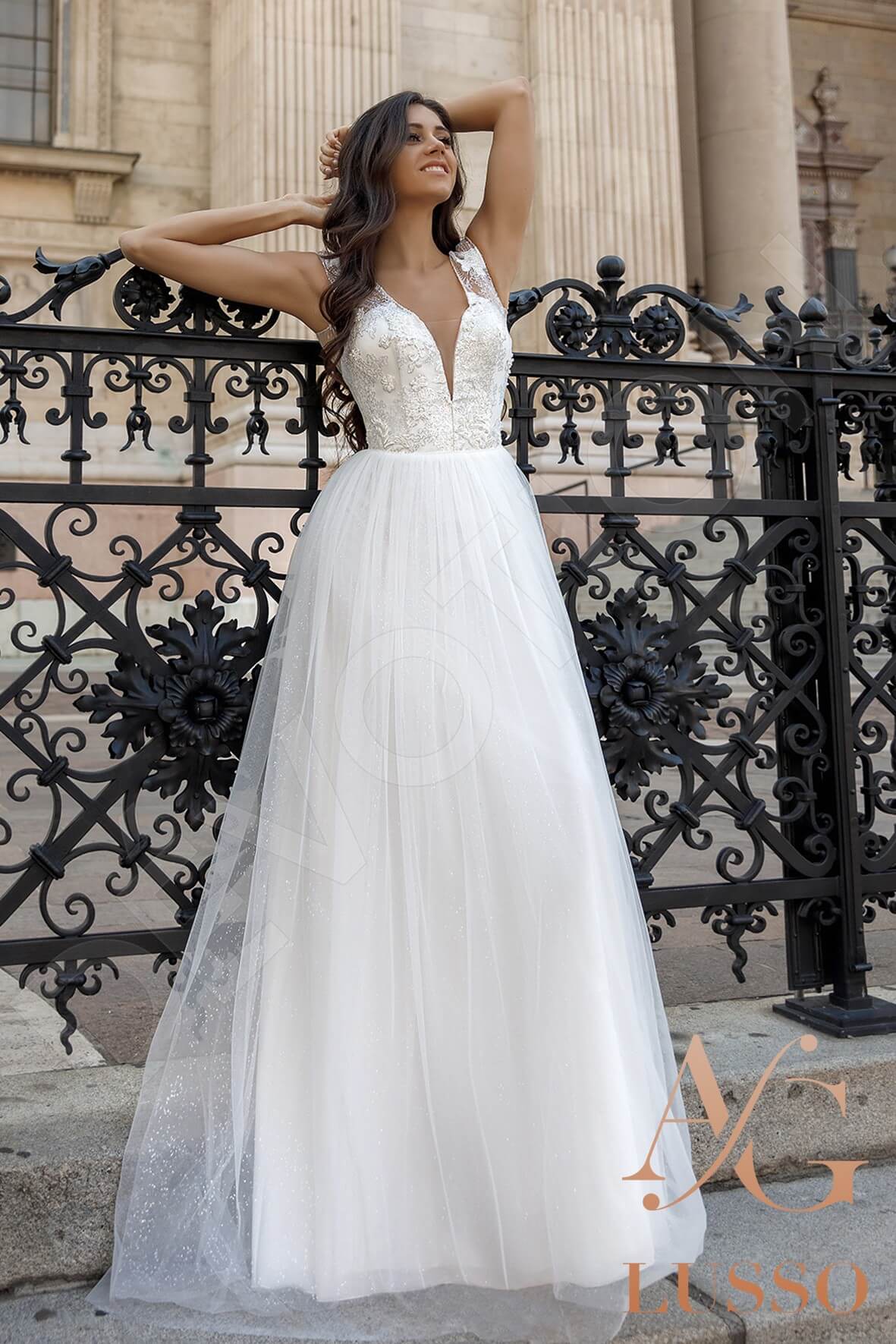 Ebba A-line V-neck Ivory Wedding dress