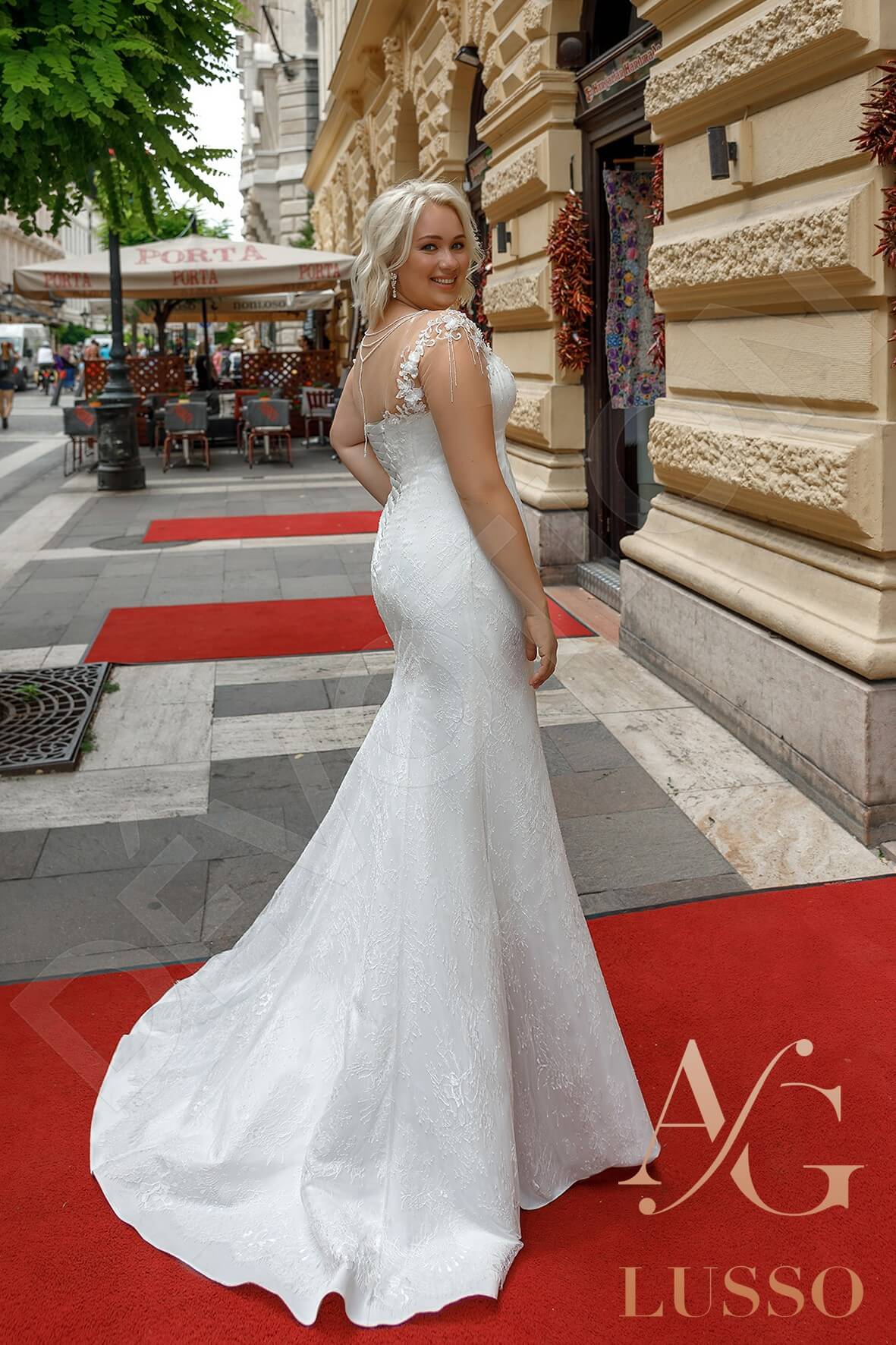 Castel Trumpet/Mermaid Illusion Ivory Wedding dress