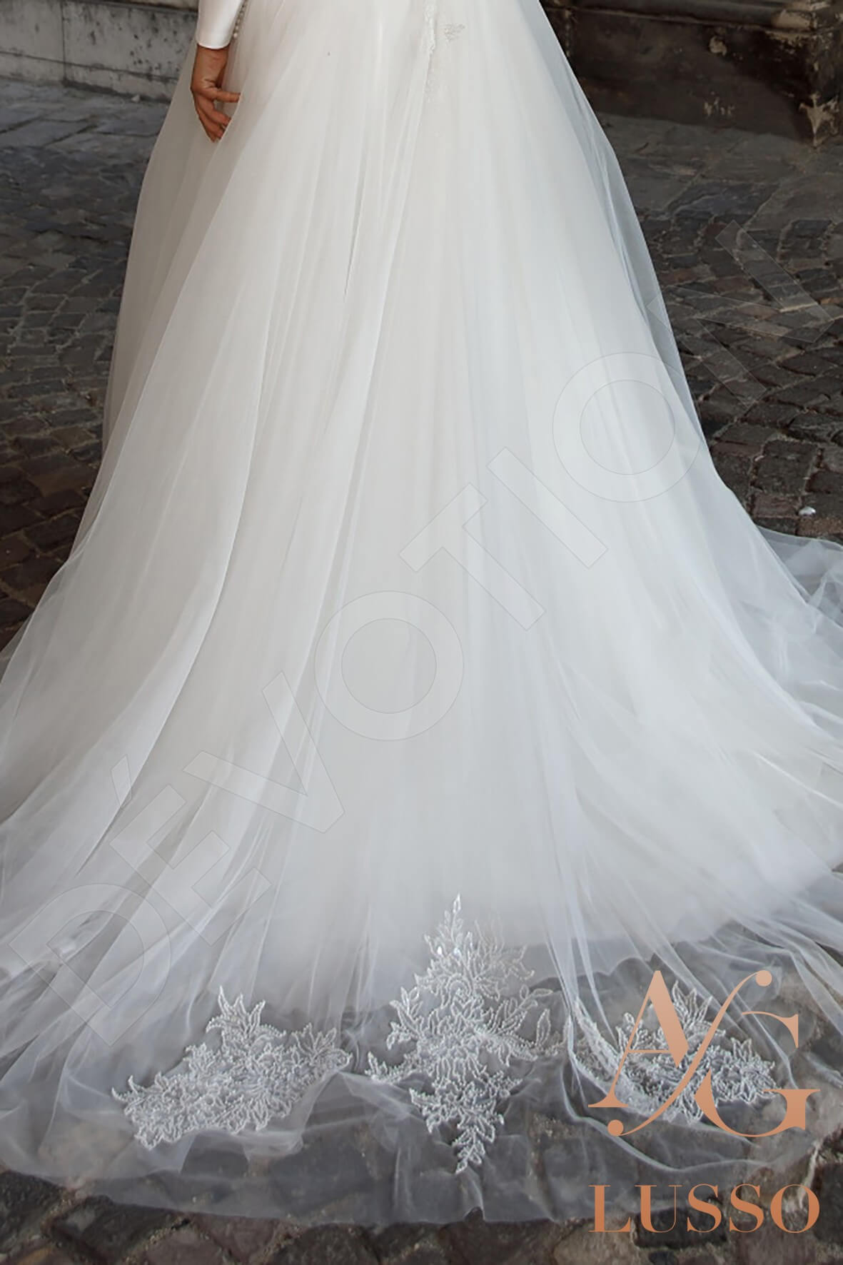 Kret Princess/Ball Gown Illusion Ivory Wedding dress