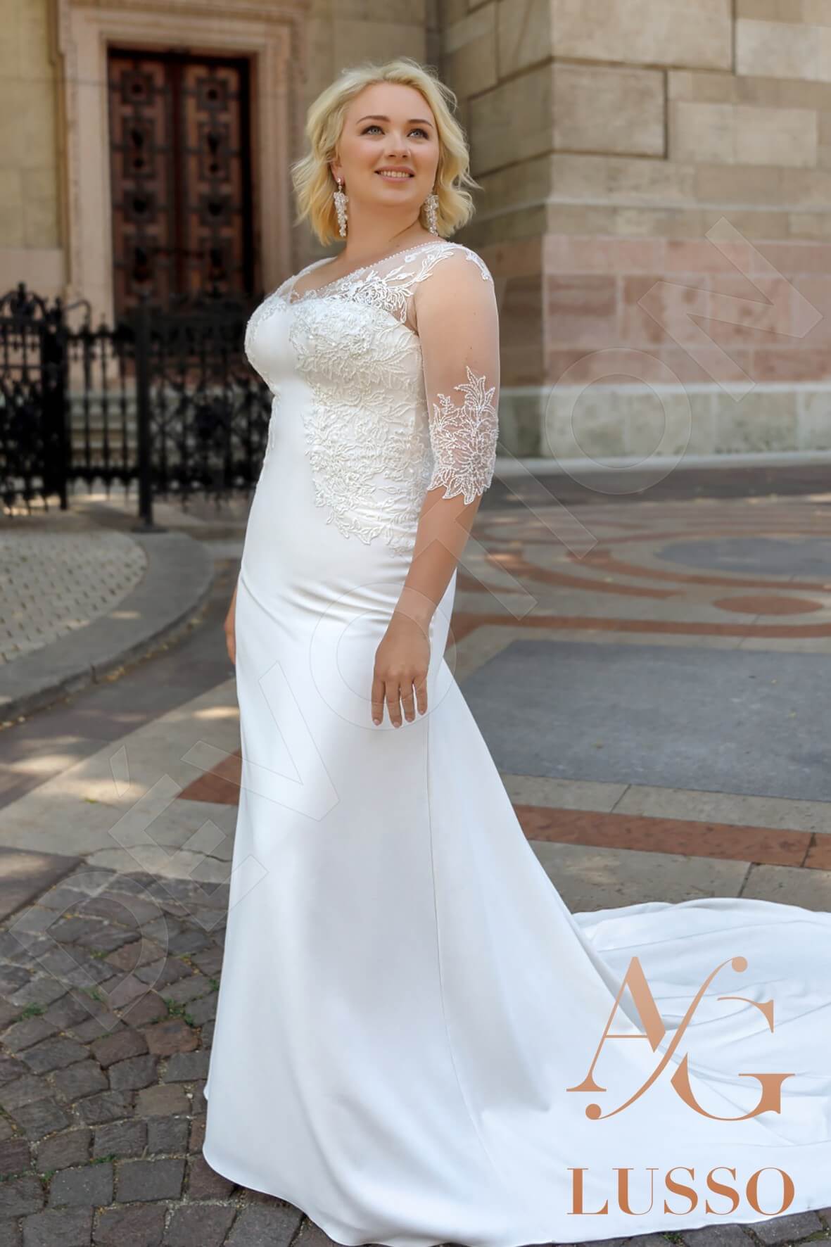 Alanis Sheath/Column V-neck Ivory Wedding dress