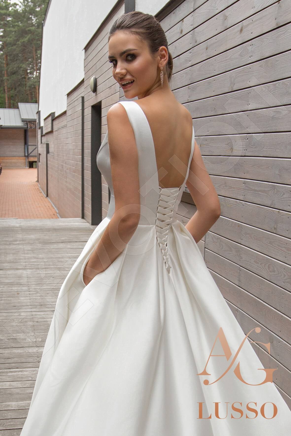 Kanya A-line V-neck Ivory Wedding dress