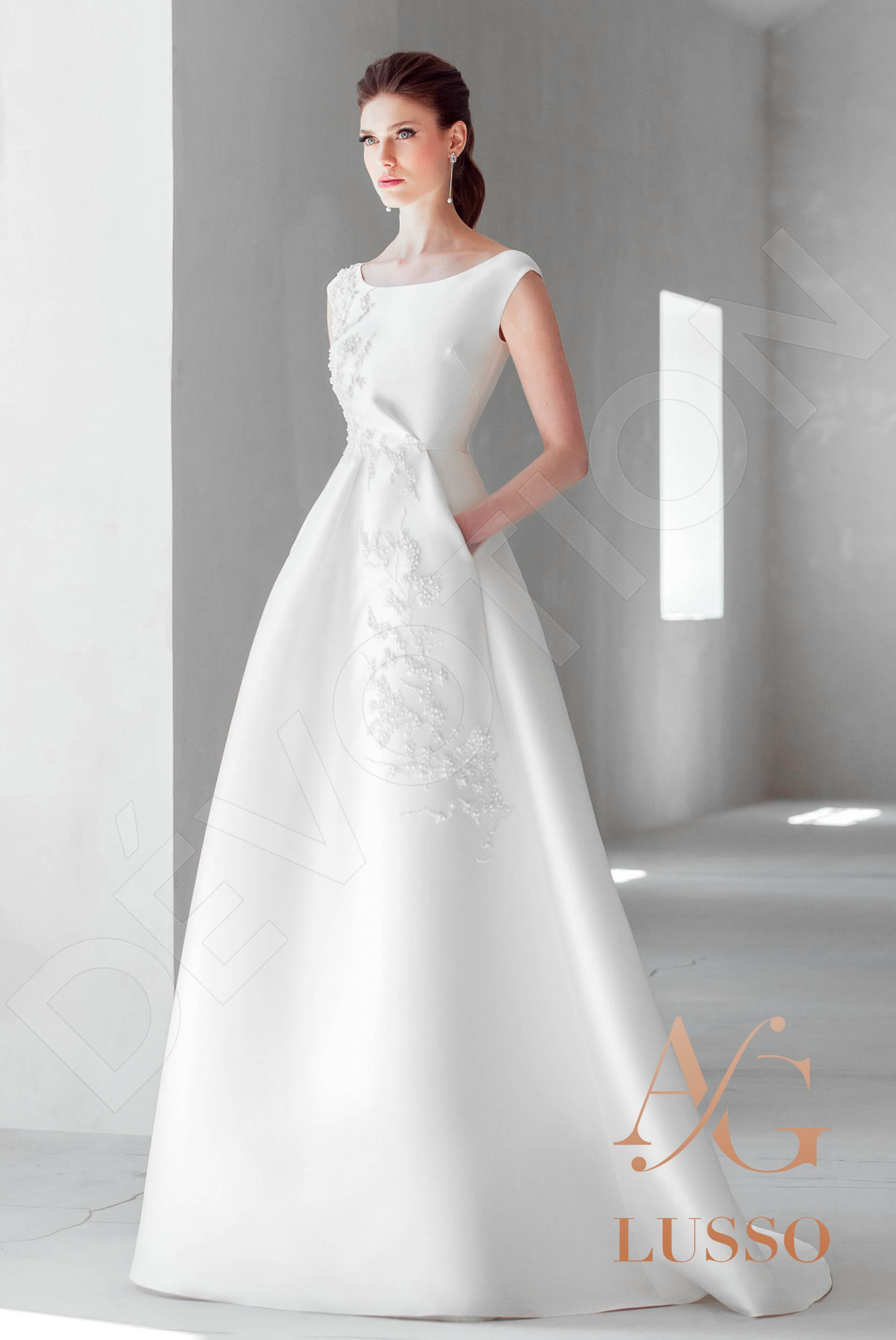 Helenis A-line Boat/Bateau Mediumivory Wedding dress