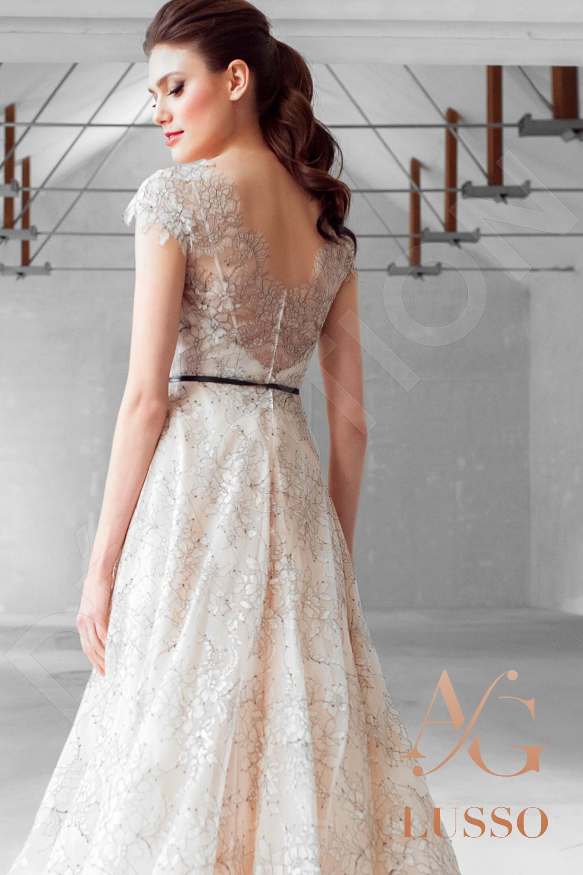 Cillie A-line Boat/Bateau Champagne Black Wedding dress