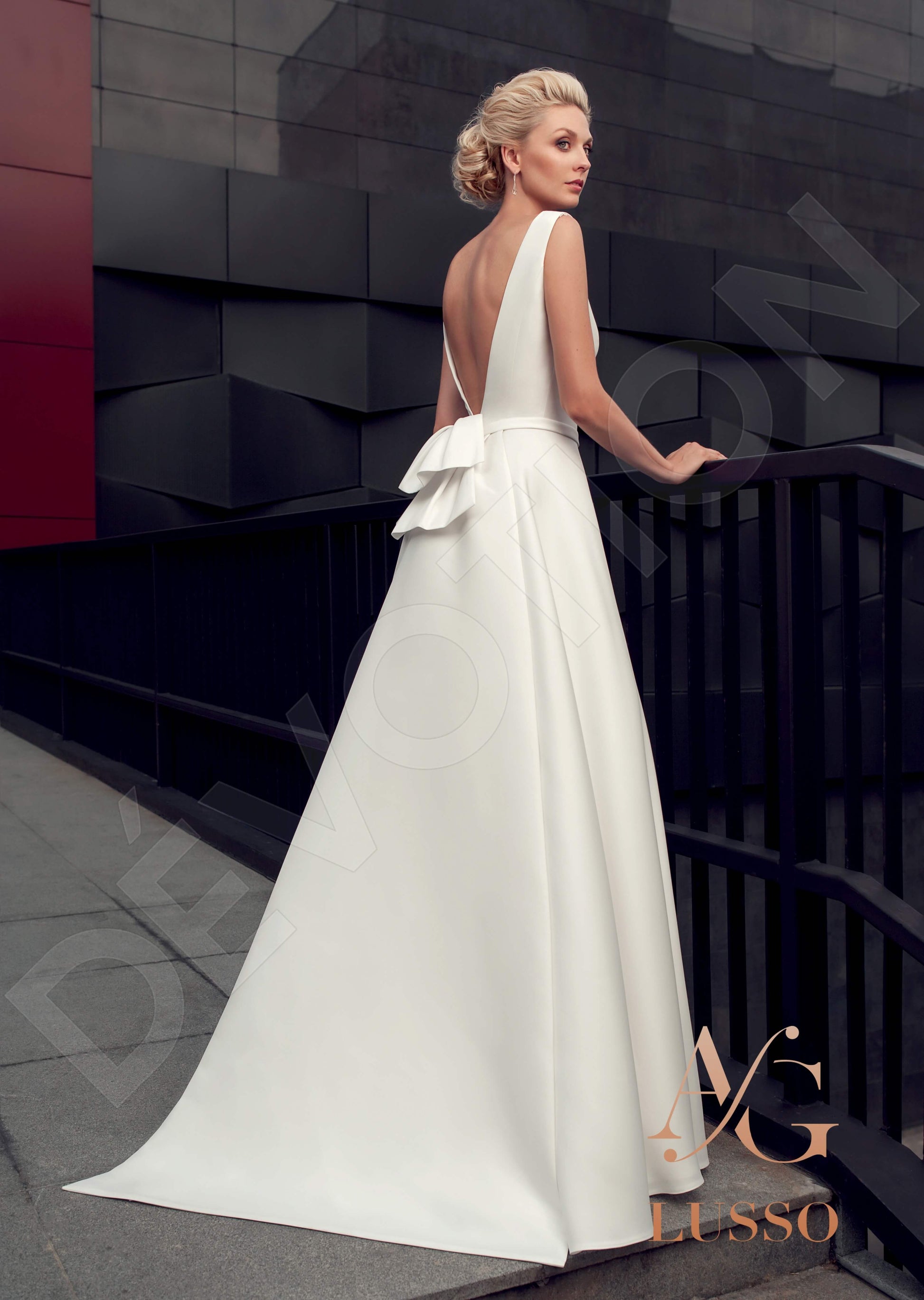 Joseanna A-line Boat/Bateau Ivory-White Wedding dress