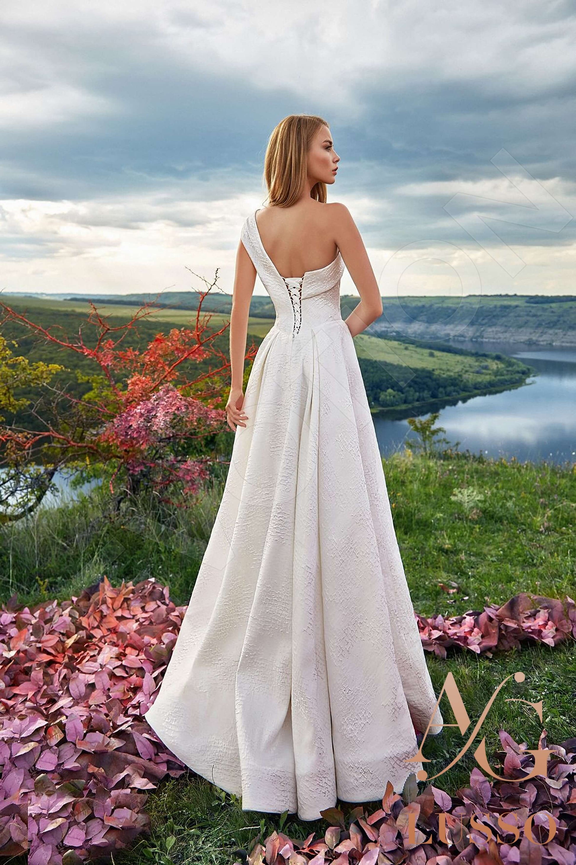 Ligidda A-line Semi-Sweetheart Milk Wedding dress