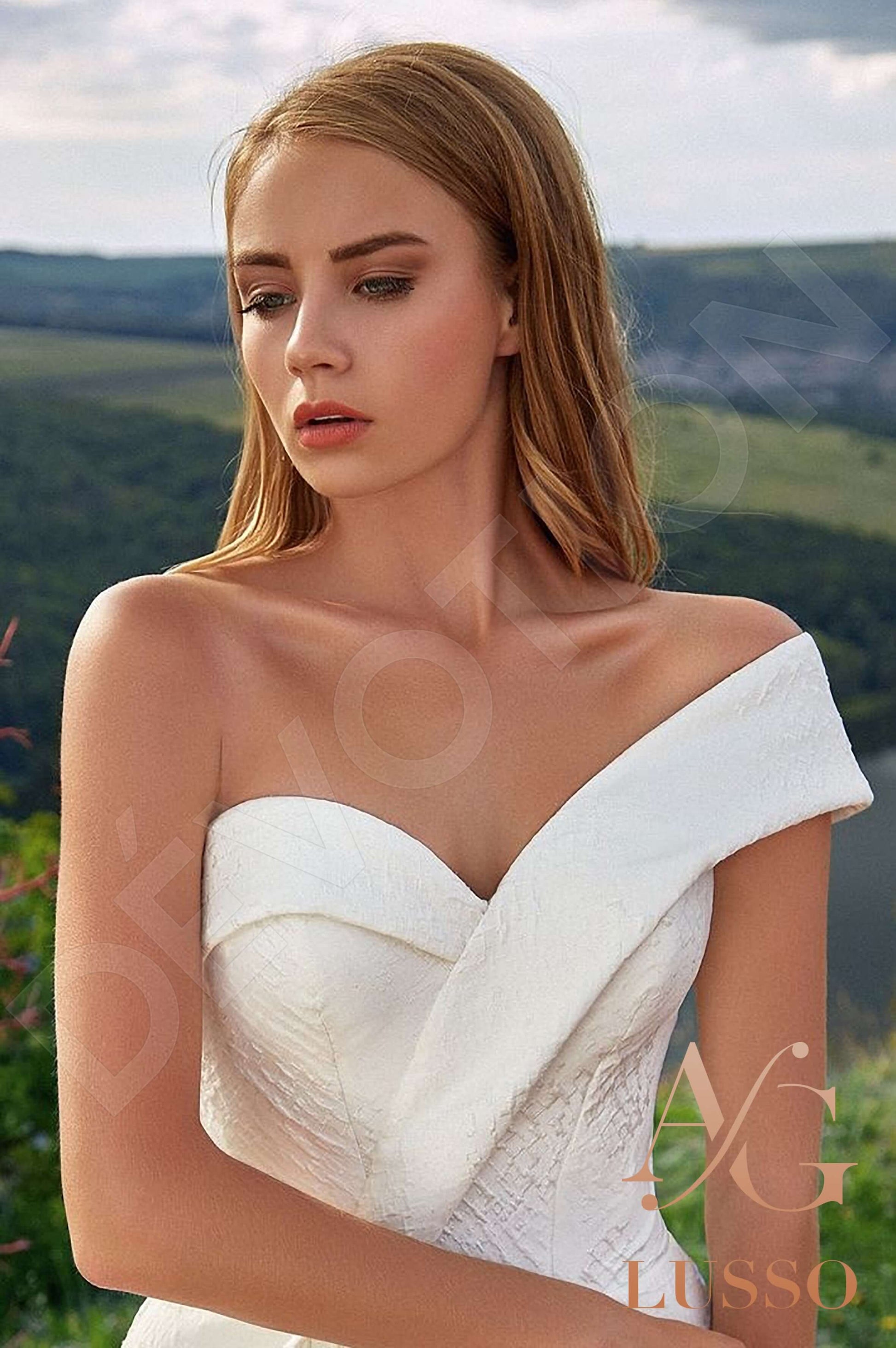 Ligidda A-line Semi-Sweetheart Milk Wedding dress