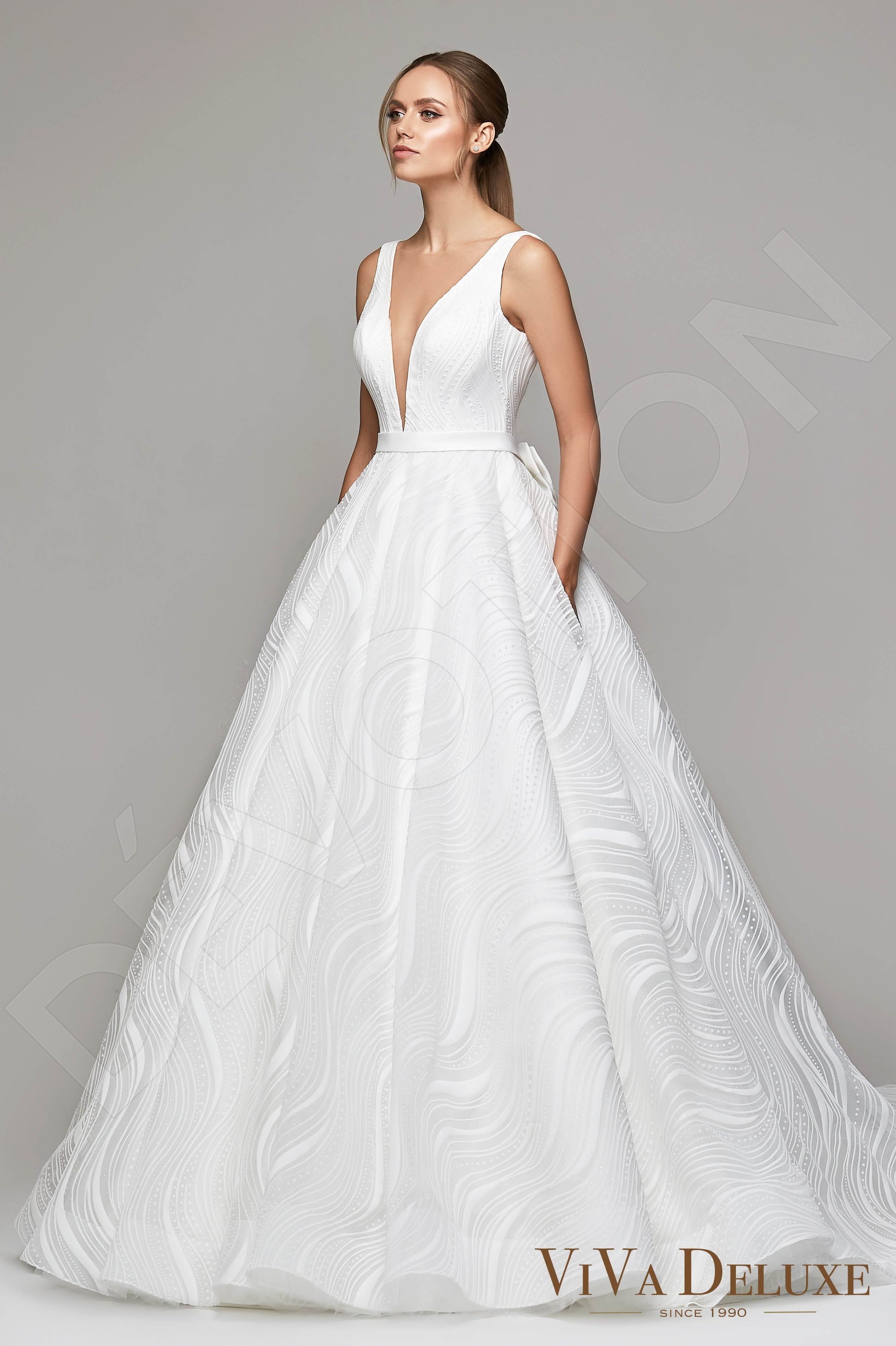 Dorofeya Princess/Ball Gown V-neck Ivory Wedding dress