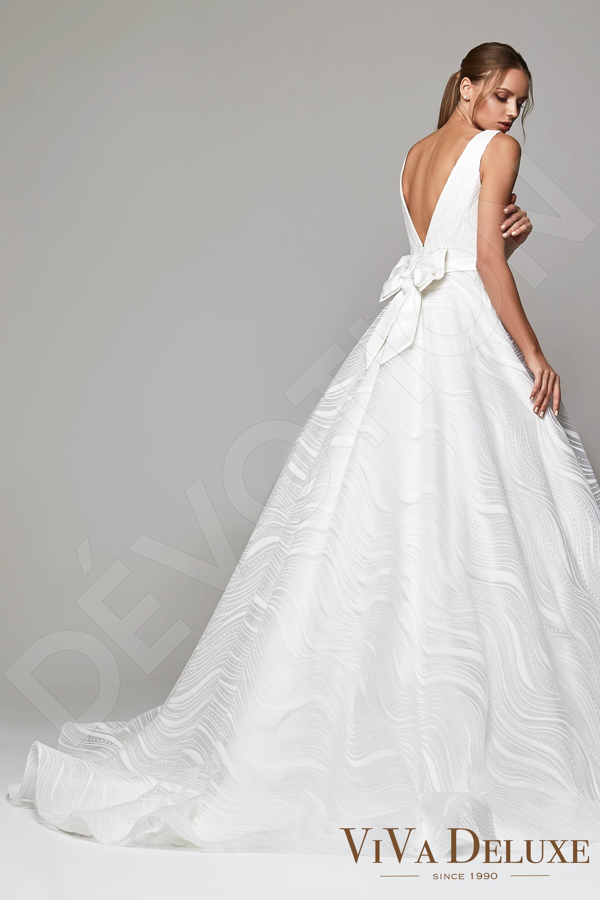 Dorofeya Princess/Ball Gown V-neck Ivory Wedding dress