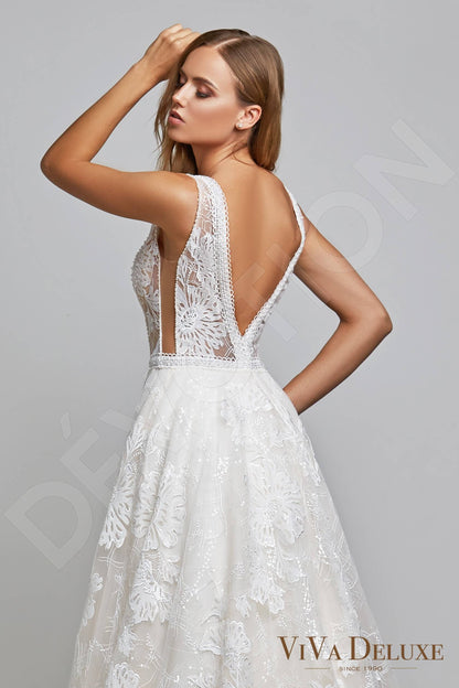 Lilo Open back A-line Sleeveless Wedding Dress 3