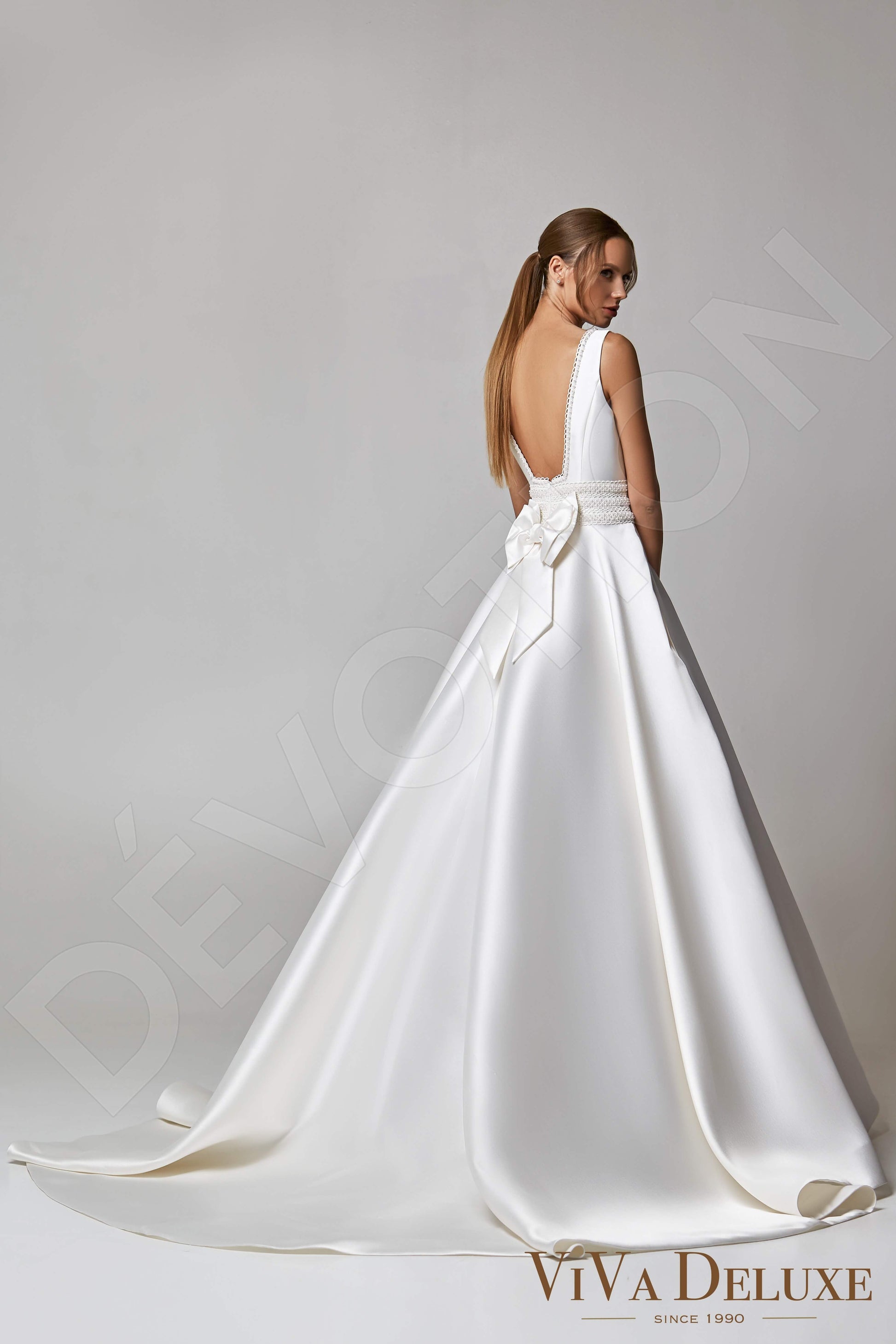 Liora Princess/Ball Gown V-neck Ivory Wedding dress