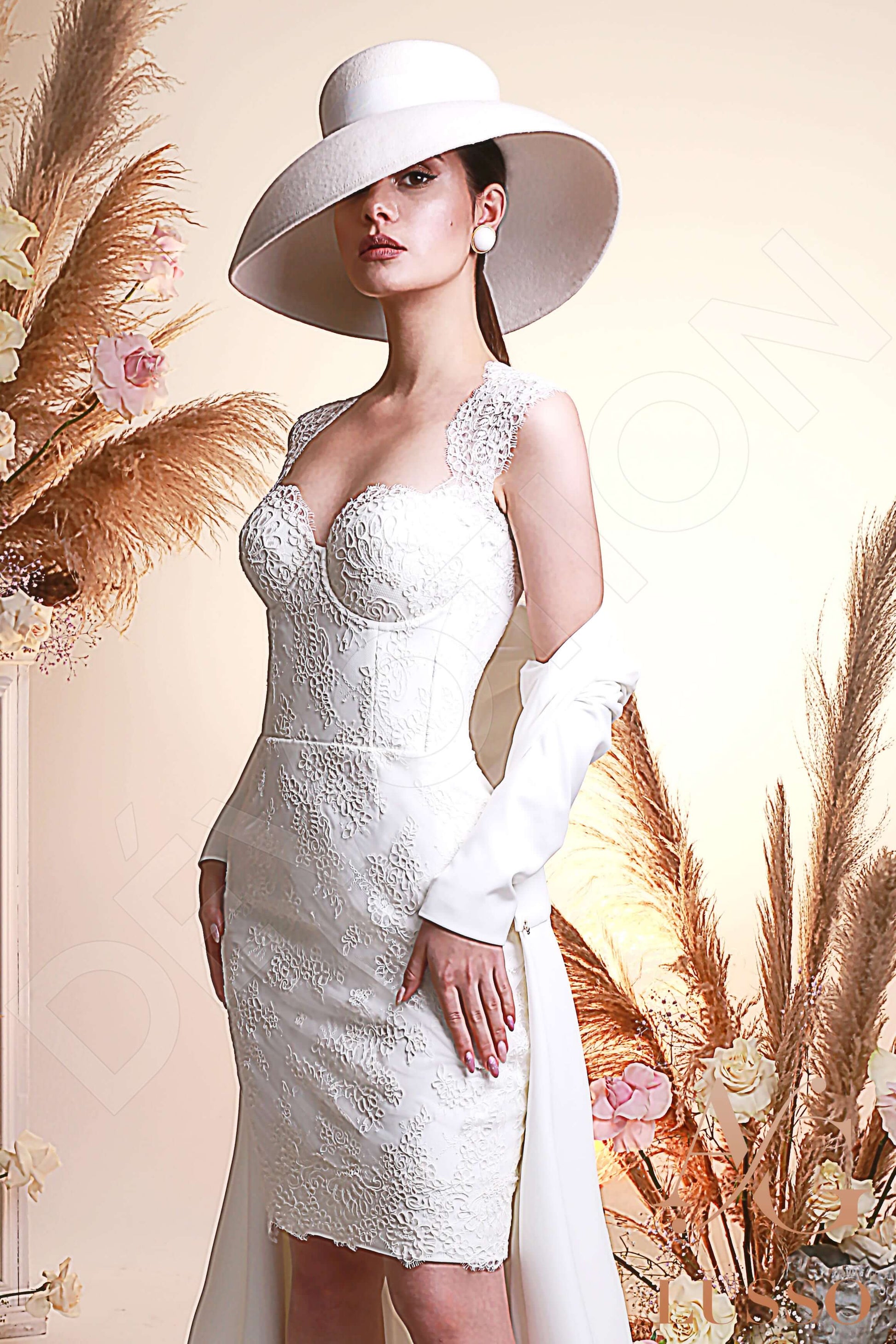 Reese Sheath/Column V-neck Ivory Wedding dress