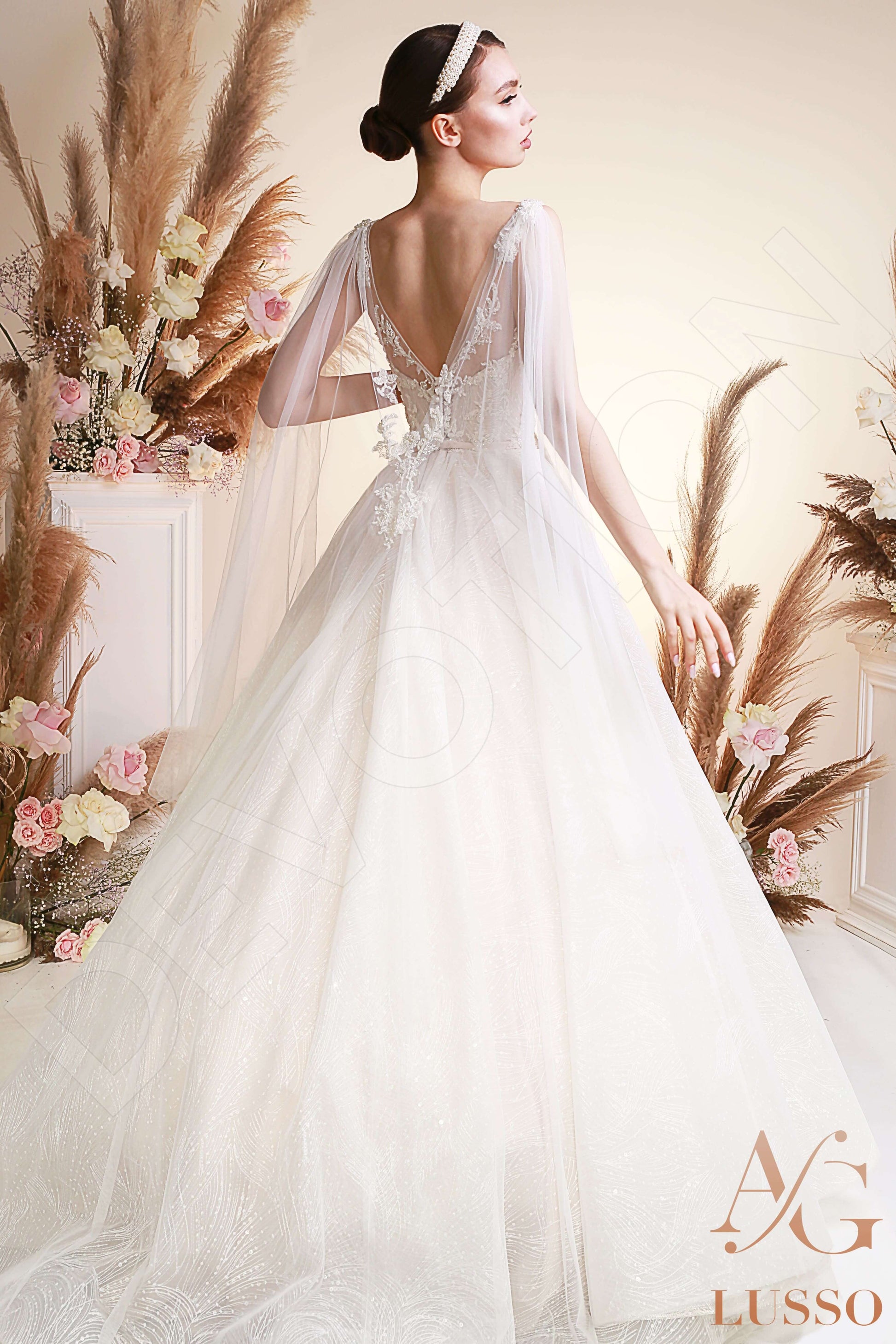 Ziada A-line V-neck Ivory Wedding dress