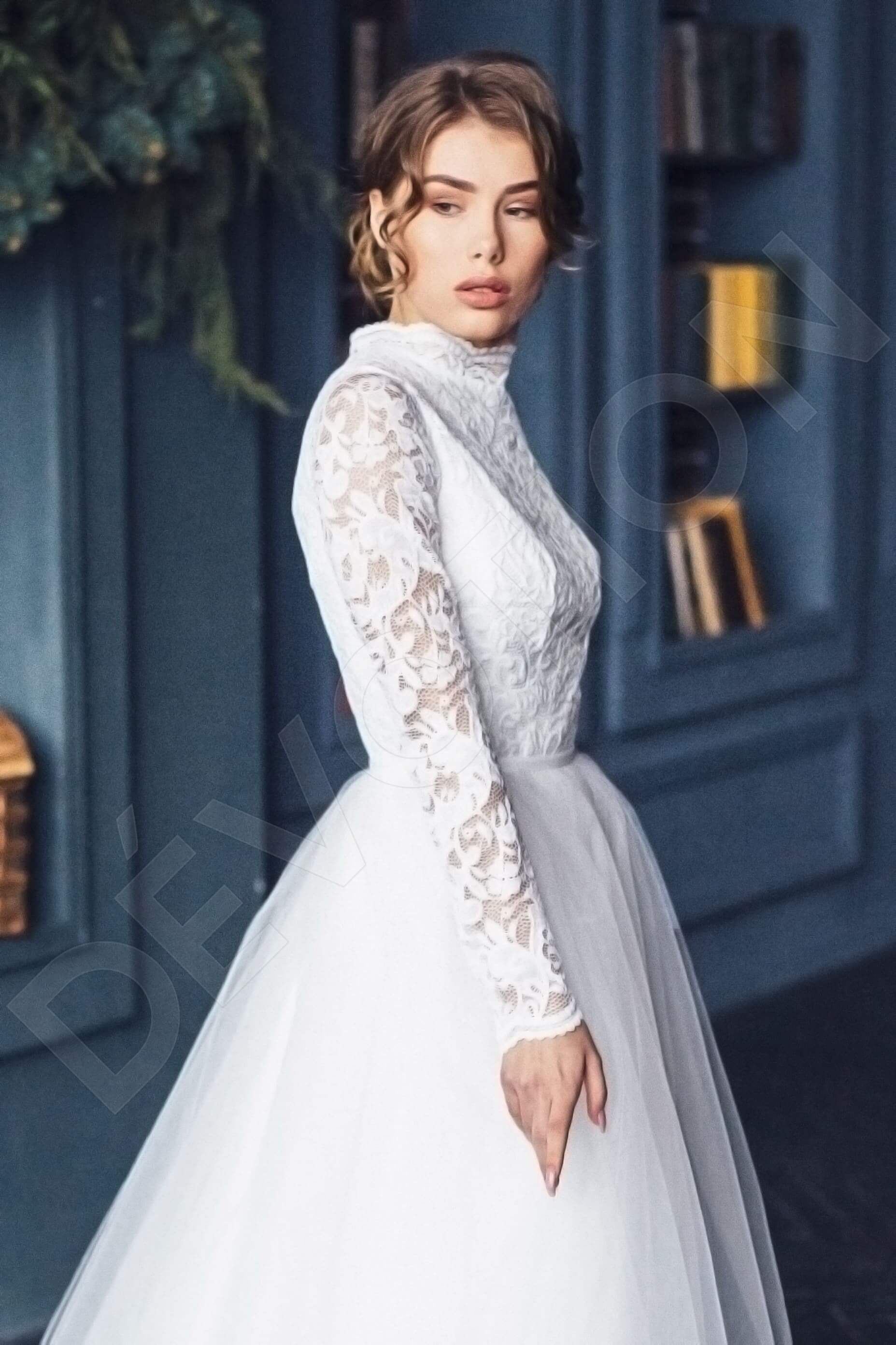 Callie A-line High neck Milk Wedding dress