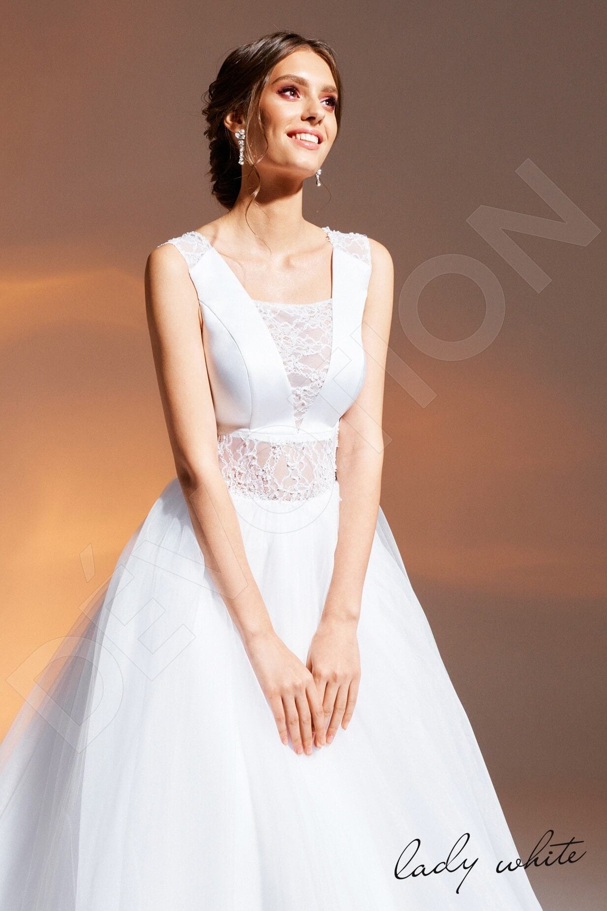 Sabah A-line Square White Wedding dress