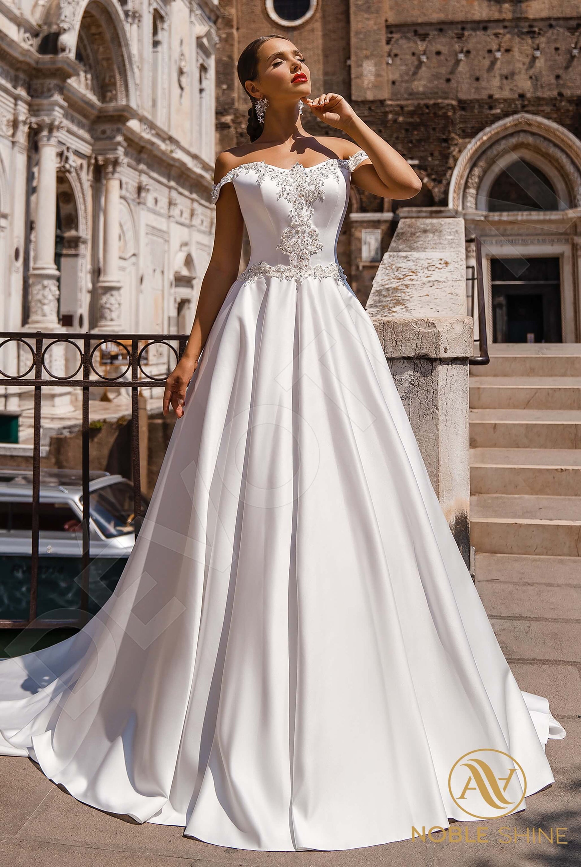 Antonella A-line Off-shoulder/Drop shoulders Milk Wedding dress