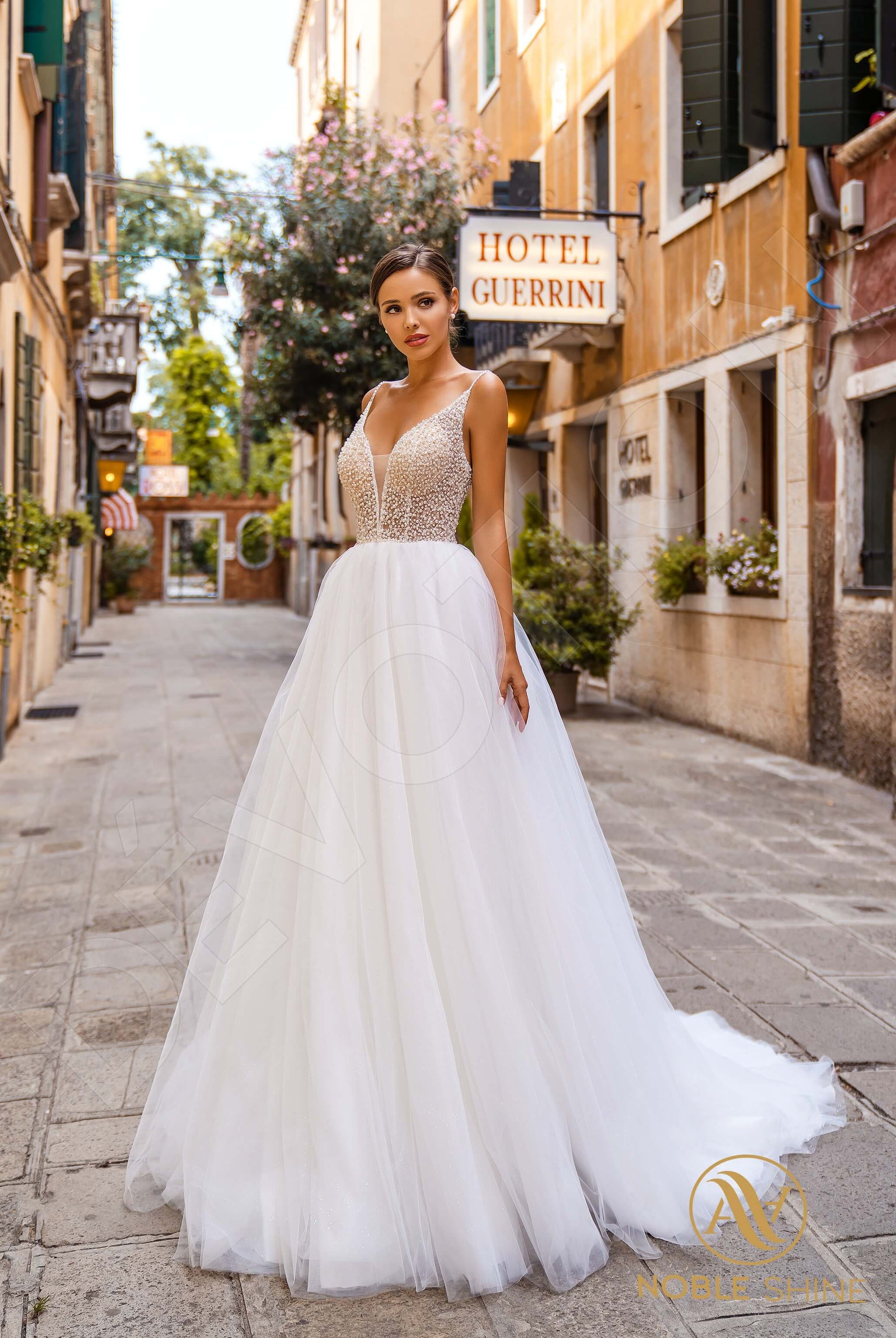 Lucrecia A-line V-neck Milk Wedding dress