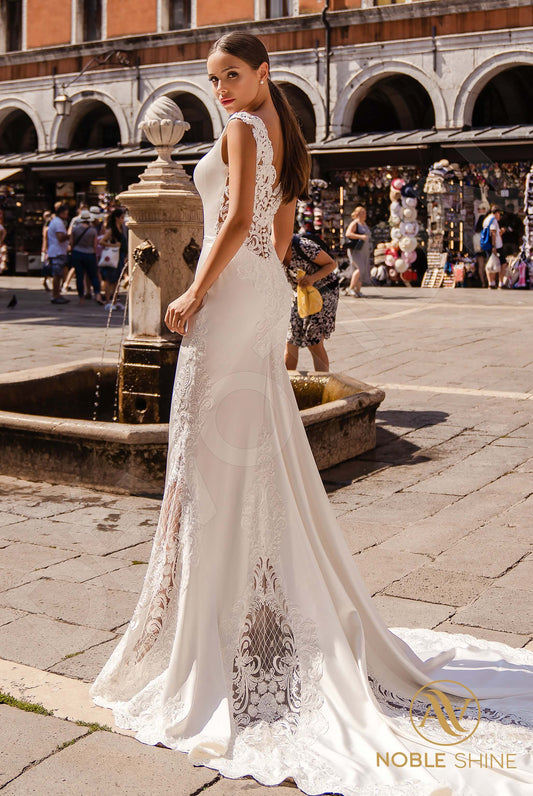 Reina Trumpet/Mermaid Boat/Bateau Milk Wedding dress