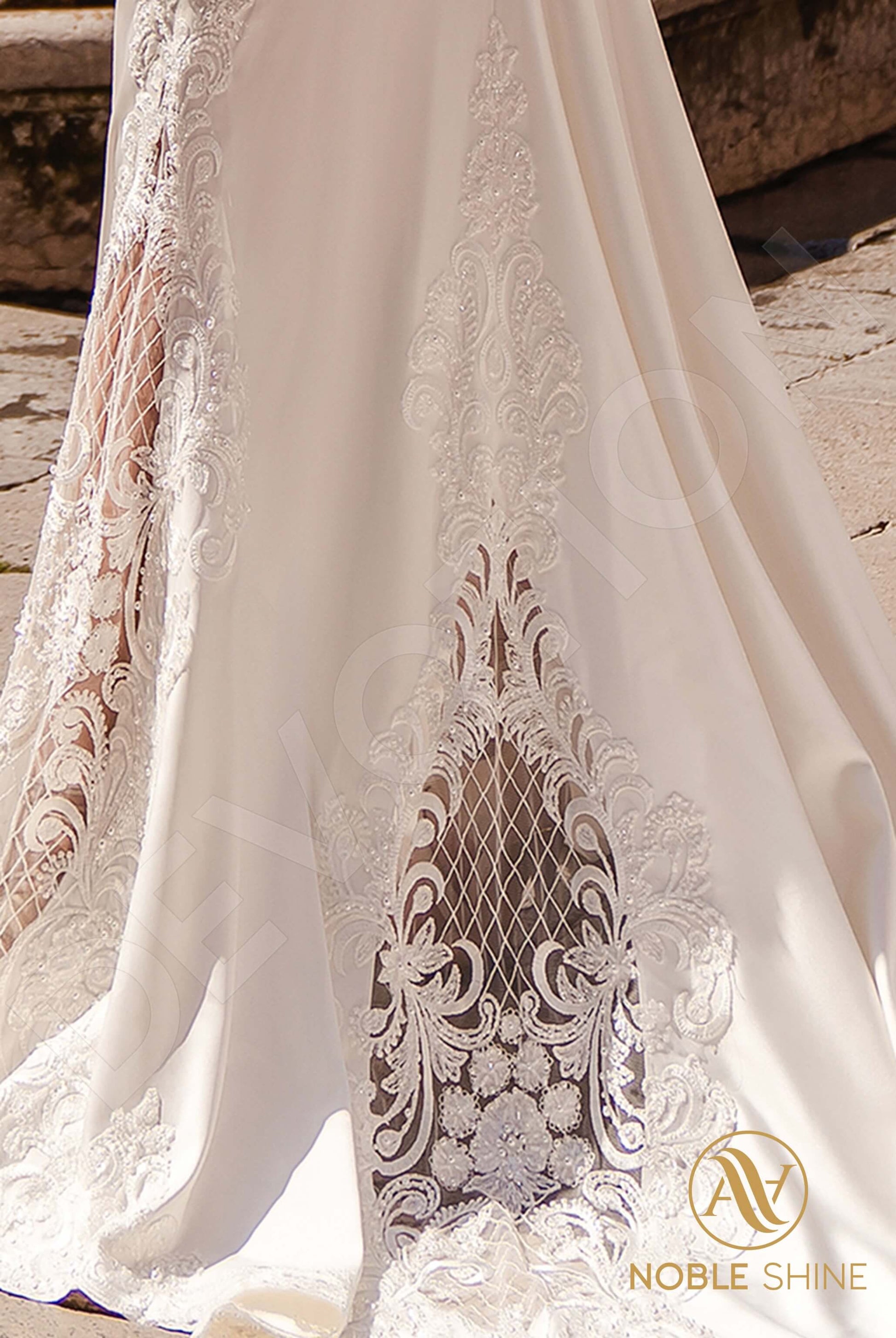 Reina Trumpet/Mermaid Boat/Bateau Milk Wedding dress