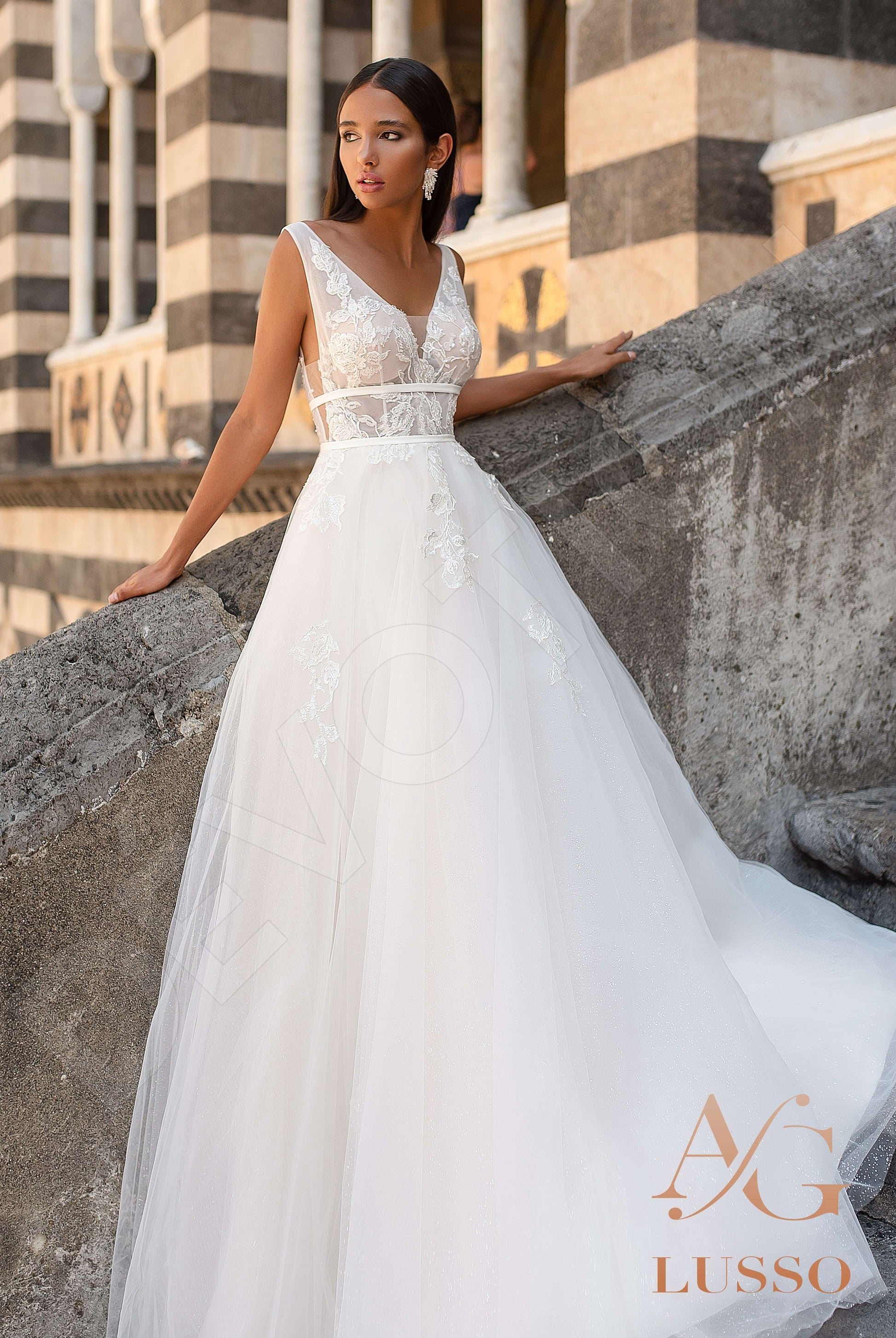 Urbana A-line V-neck Ivory Powder Wedding dress