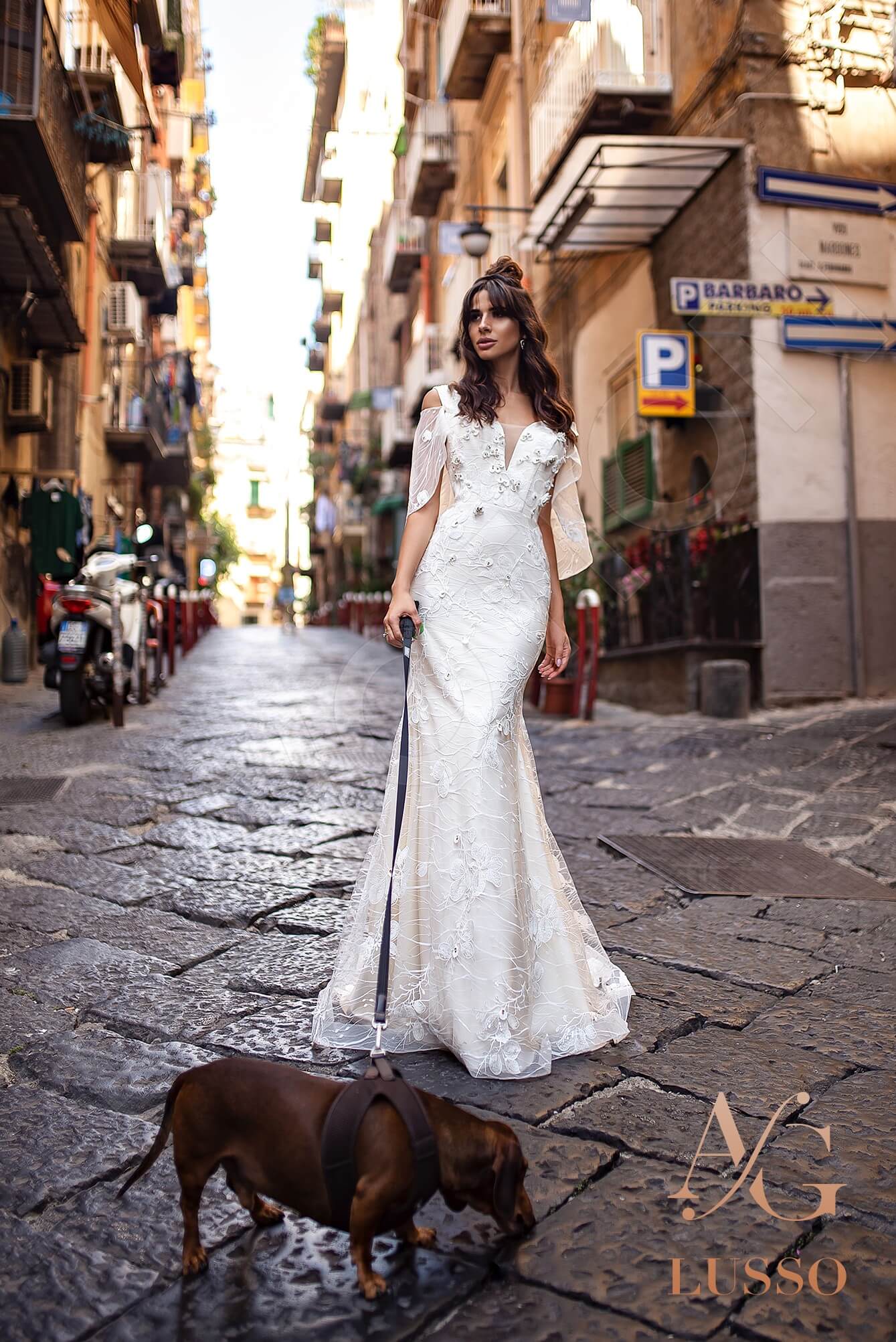 Adelida Trumpet/Mermaid Deep V-neck Ivory Cappuccino Wedding dress