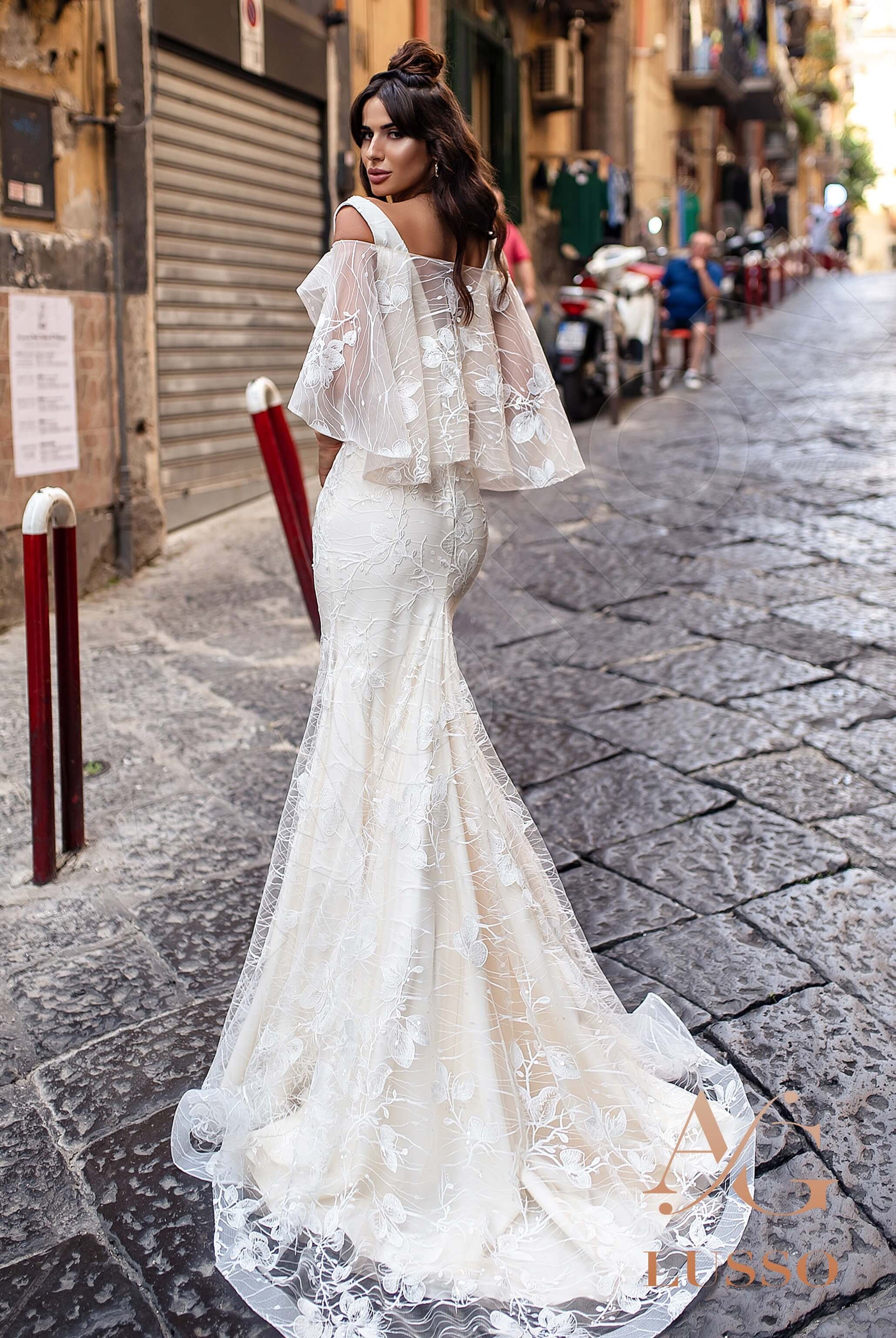 Adelida Trumpet/Mermaid Deep V-neck Ivory Cappuccino Wedding dress