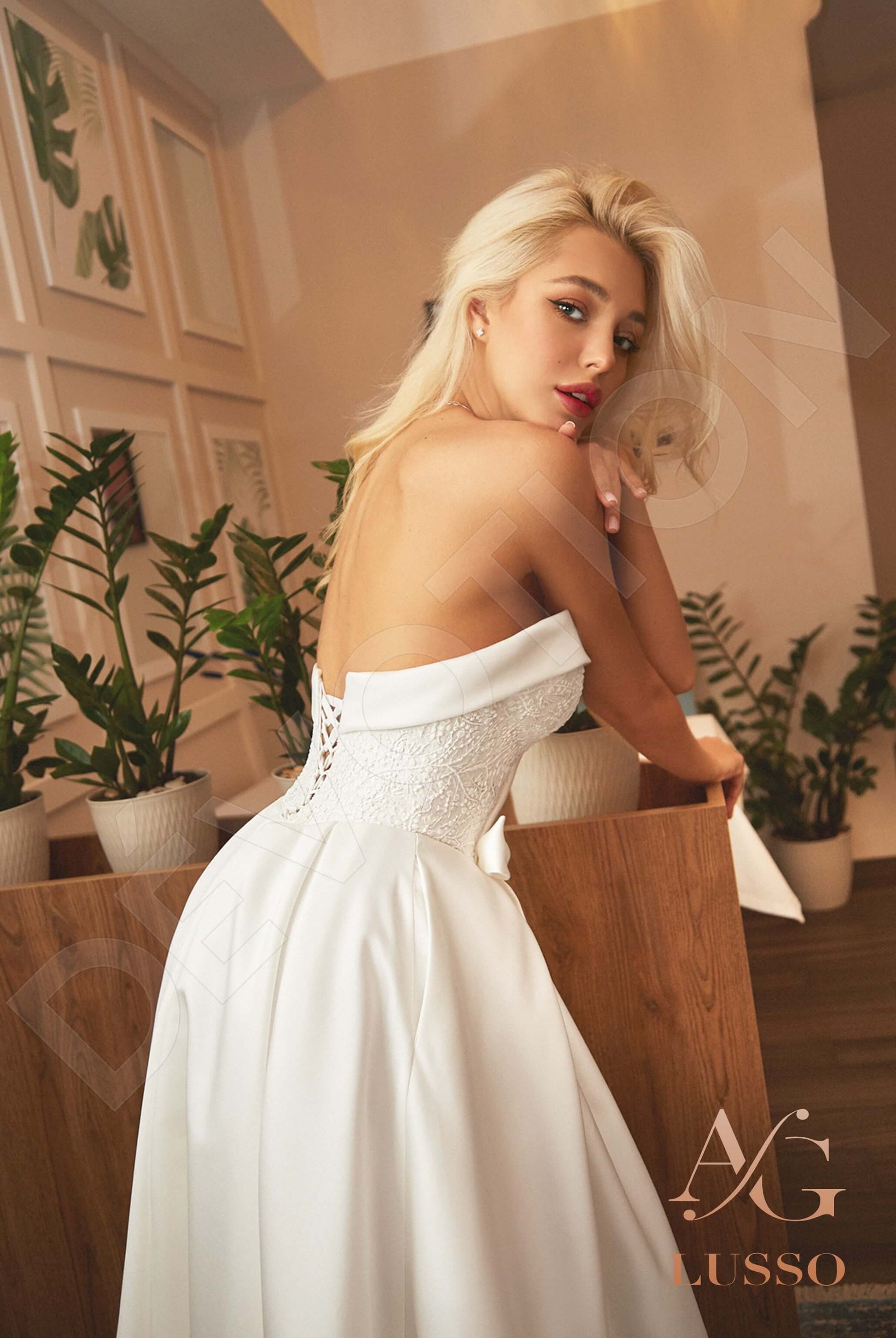 Unala A-line Sweetheart Milk Wedding dress