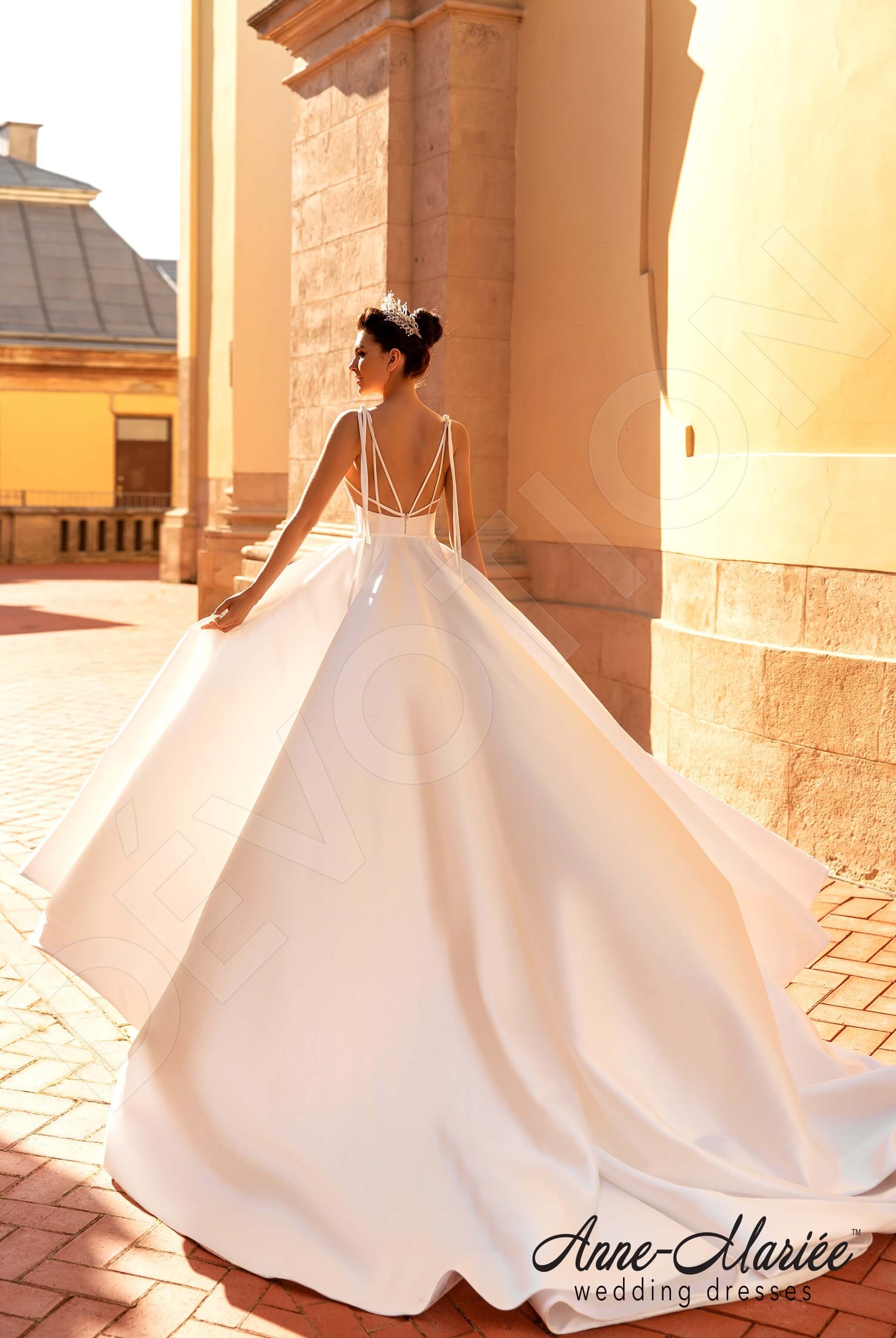 Remi A-line V-neck Milk Wedding dress