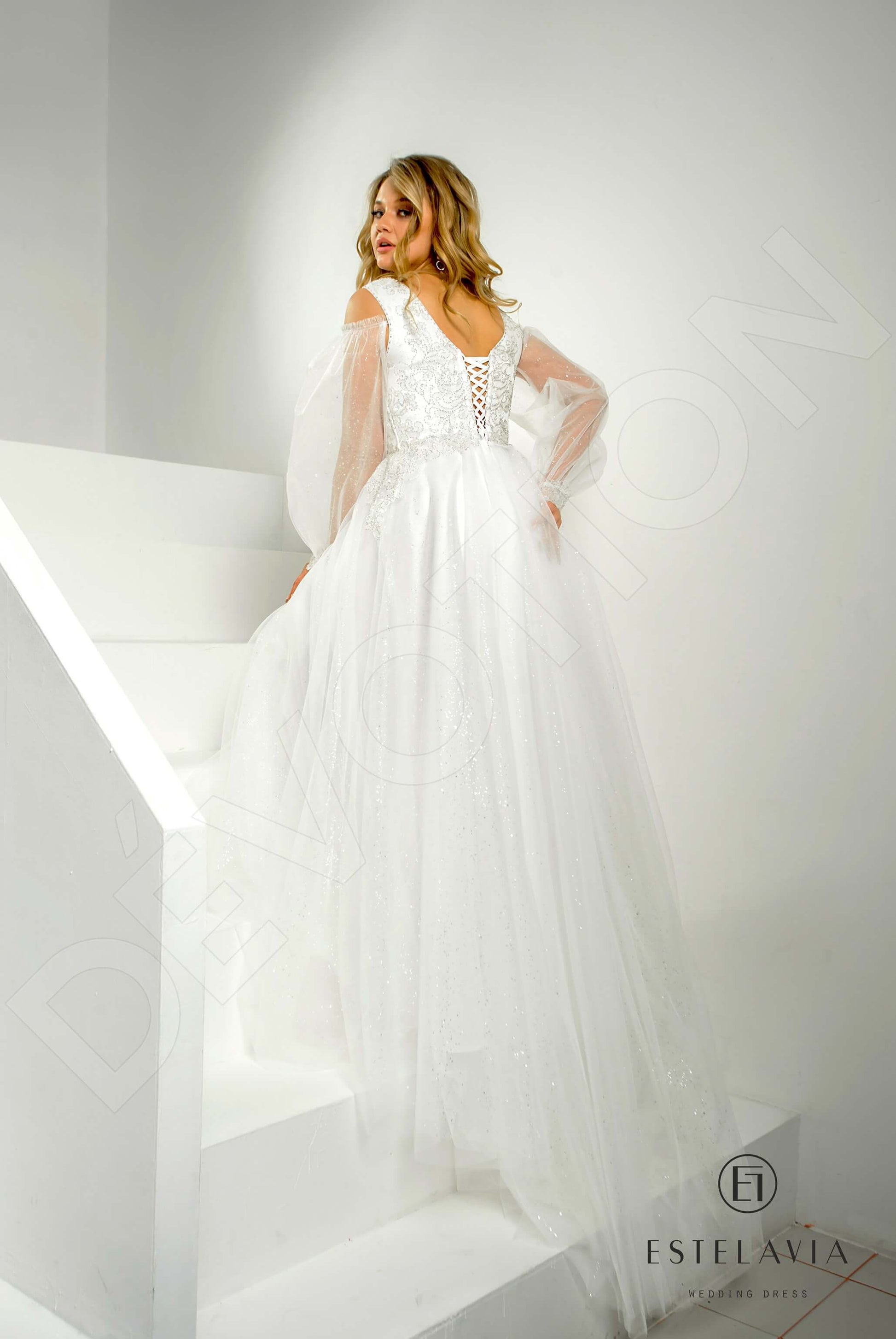 Lumina A-line Deep V-neck Milk Wedding dress