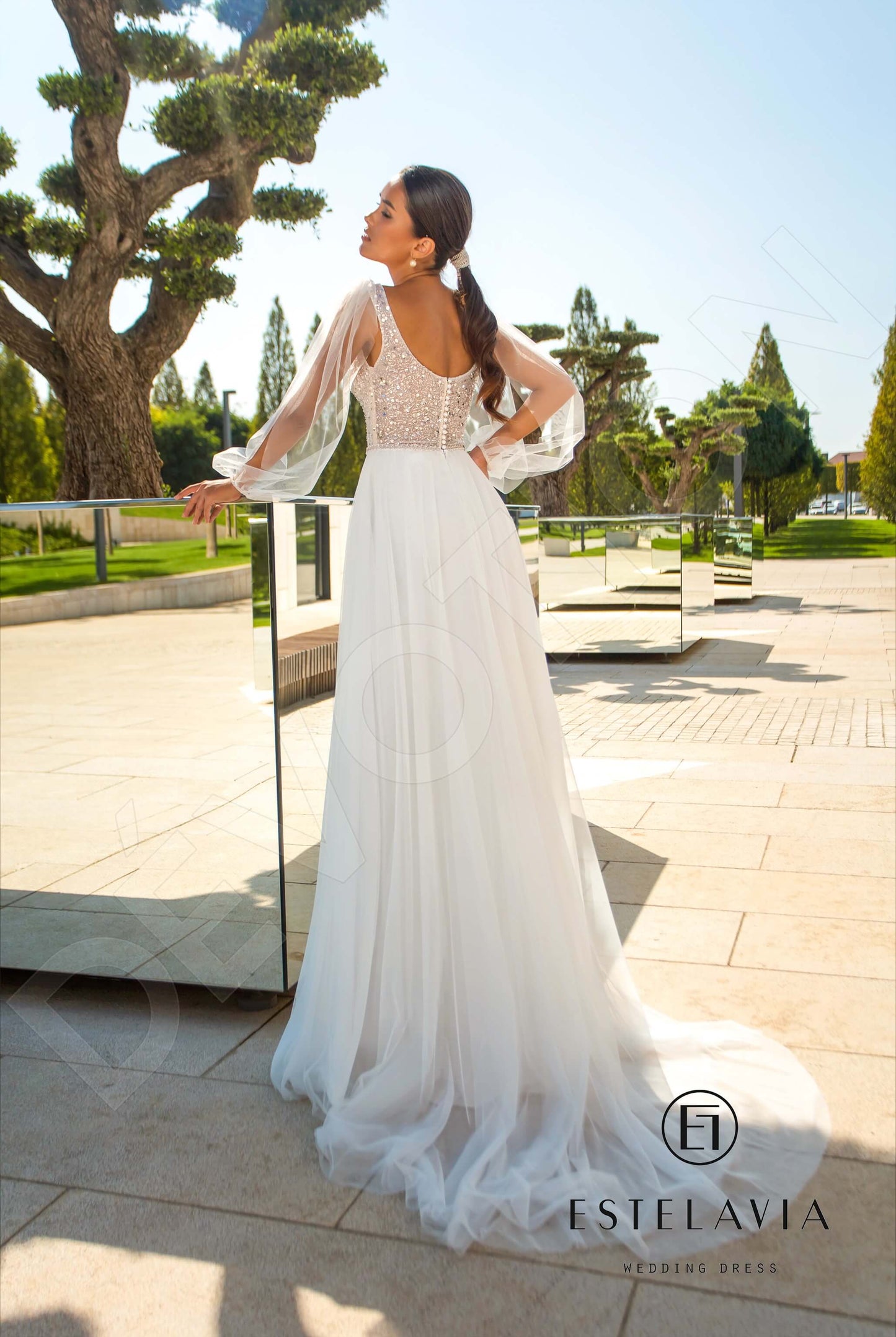 Nel Open back A-line Long sleeve Wedding Dress Back