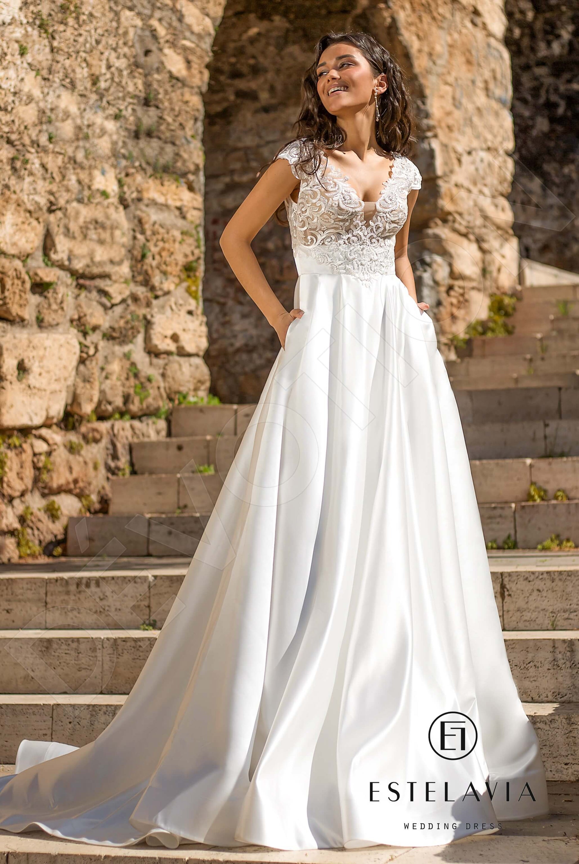 Lorie A-line V-neck Milk Wedding dress